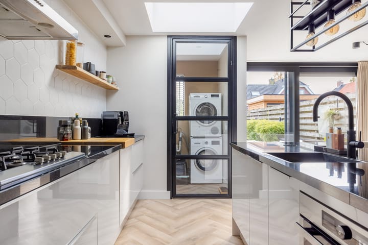 Photo 17 of Skoalekers 37