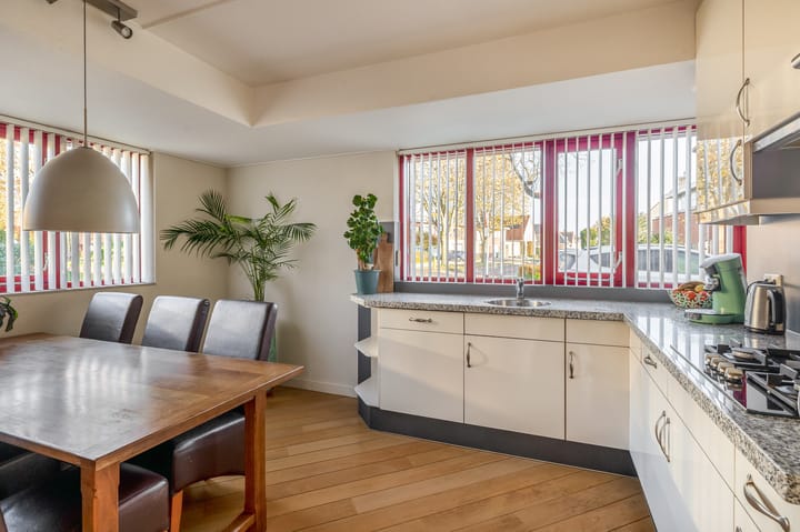 Photo 19 of State 35