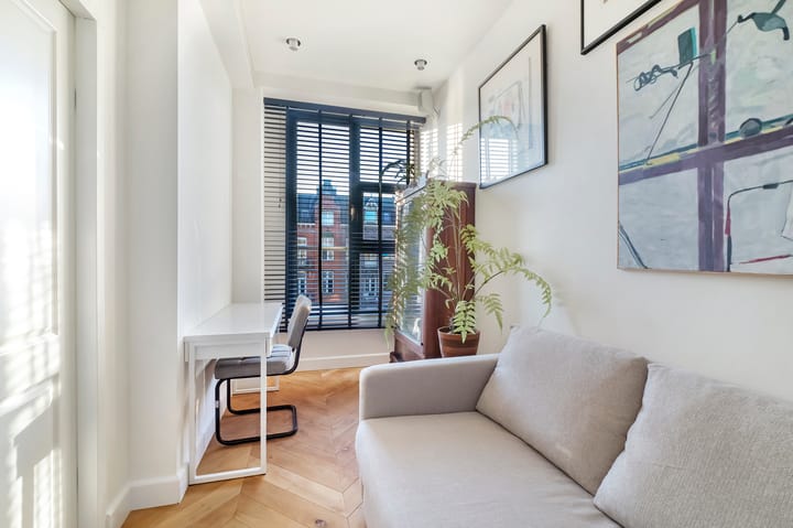 Photo 10 of Bilderdijkstraat 79-E