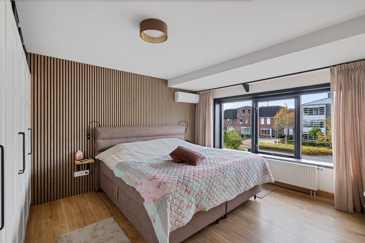 Foto 27 van Burg van der Lelysingel 13