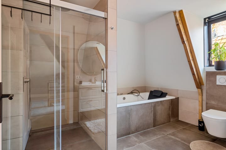 Foto 29 van Burg van der Lelysingel 13