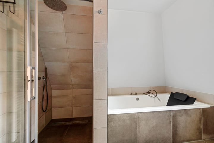 Foto 30 van Burg van der Lelysingel 13