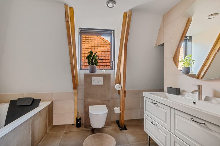 Foto 31 van Burg van der Lelysingel 13