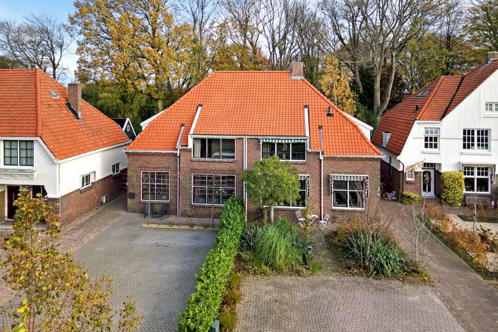 Foto 46 van Burg van der Lelysingel 13