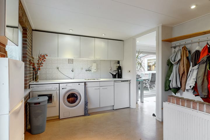 Photo 13 of Julianalaan 9