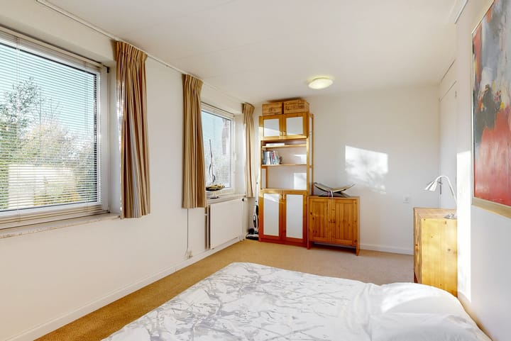 Photo 38 of Julianalaan 9