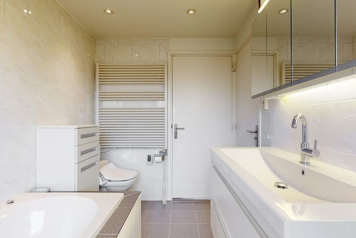 Photo 42 of Julianalaan 9