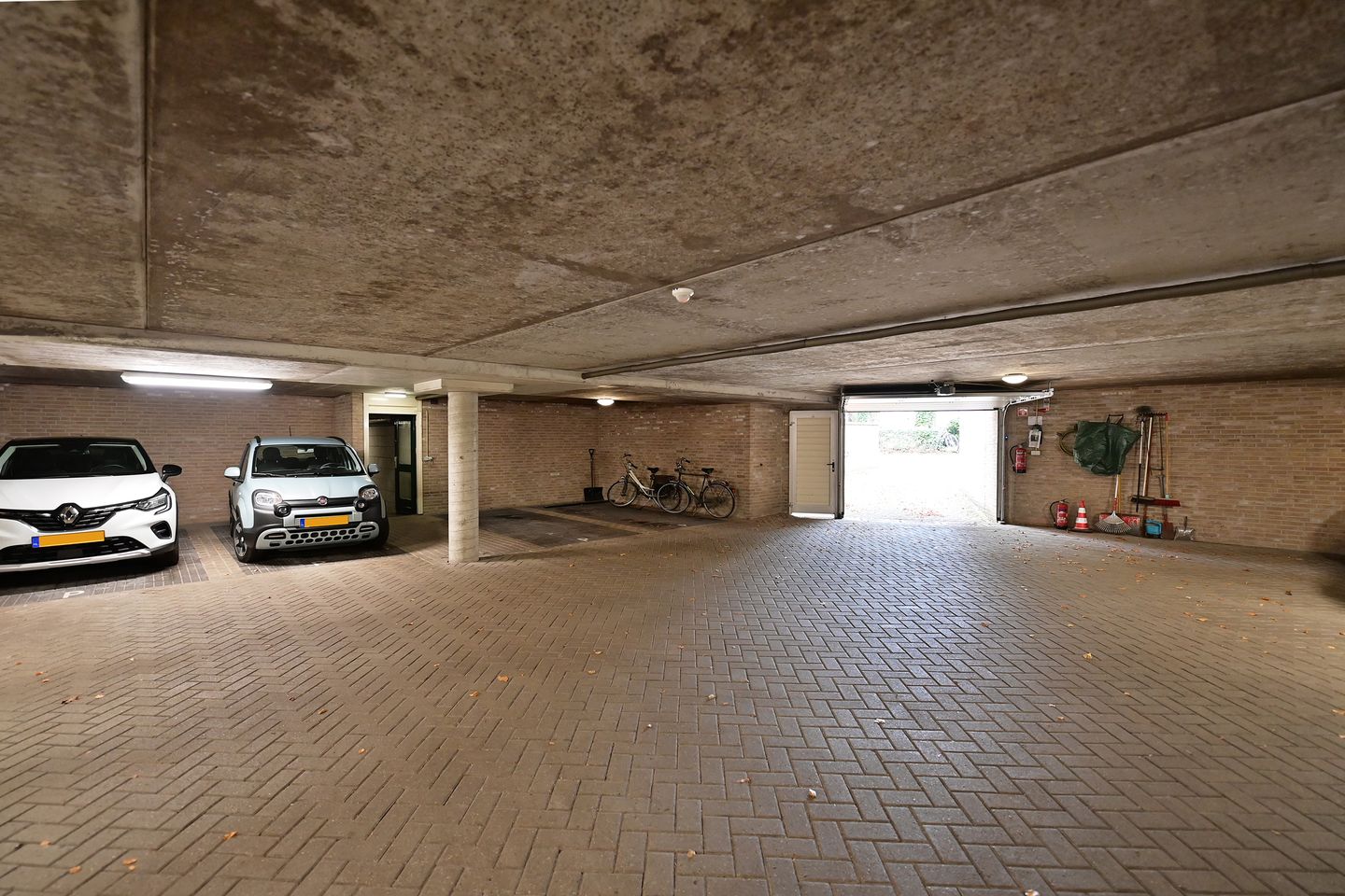 Foto 14 van Tromplaan 8