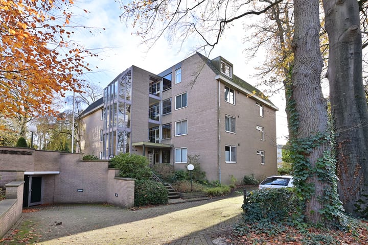 Photo 15 of Tromplaan 8