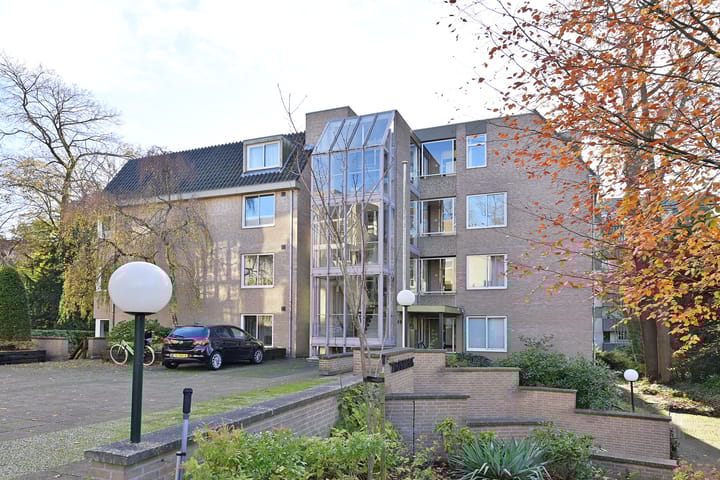 Photo 2 of Tromplaan 8