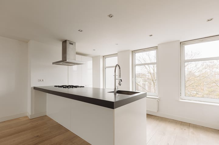 Photo 7 of Ferdinand Bolstraat 141-3