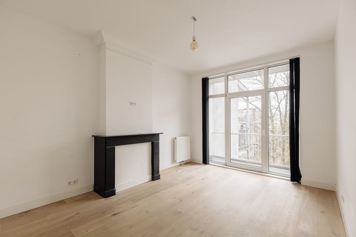 Photo 14 of Ferdinand Bolstraat 141-3