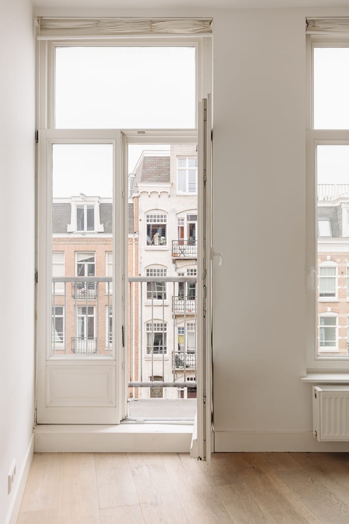 Photo 26 of Ferdinand Bolstraat 141-3