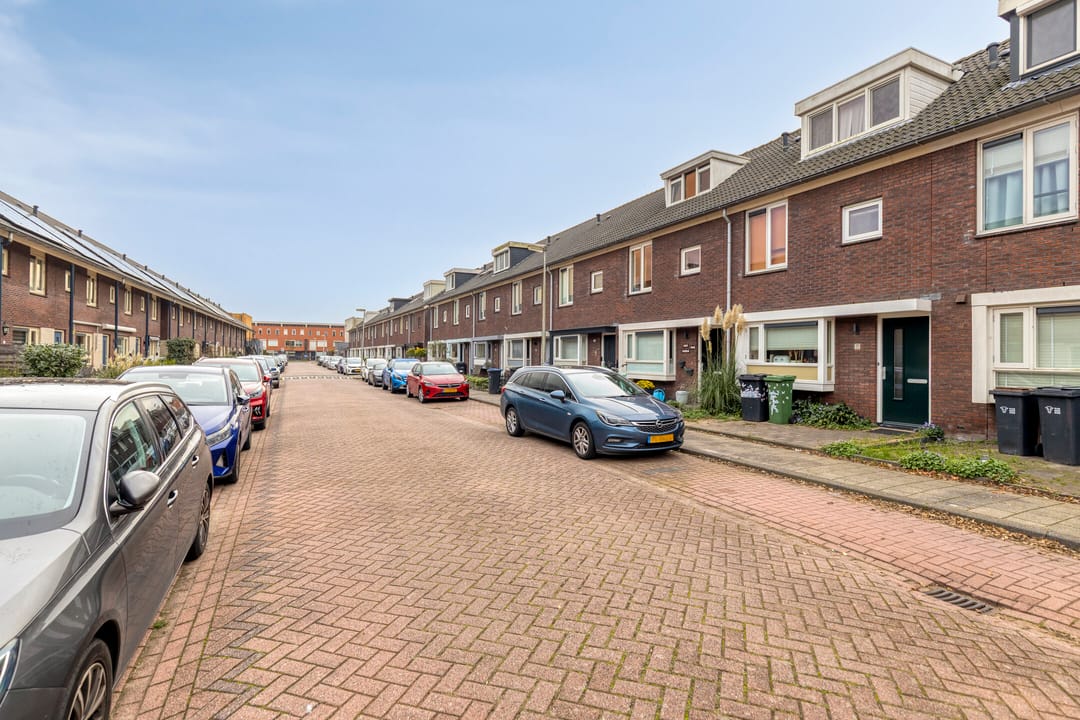 Photo 32 of Saramaccastraat 25