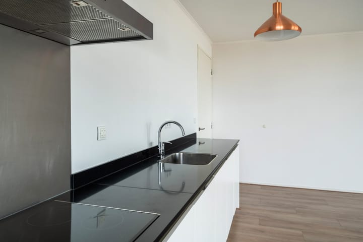 Photo 23 of Anna van Buerenplein 161