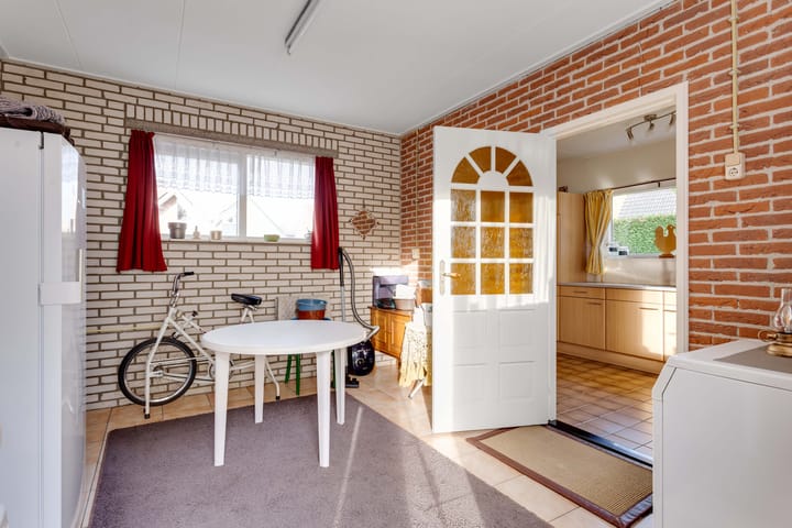 Foto 22 van Zuiderzeestraatweg Oost 72