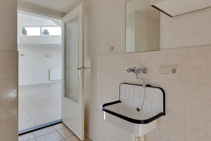 Photo 37 of Pastoor Smitstraat 6