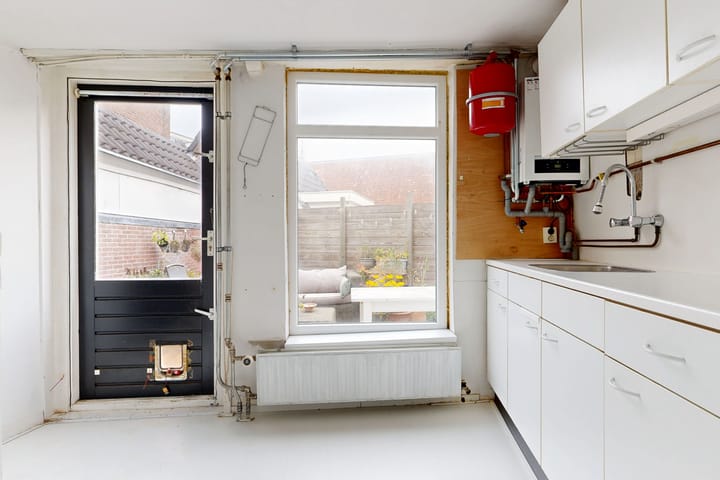 Photo 11 of Voorstraat 13