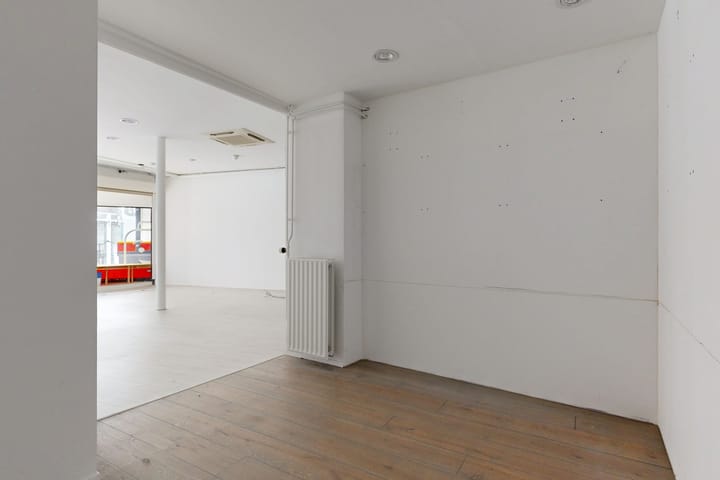 Photo 27 of Voorstraat 13