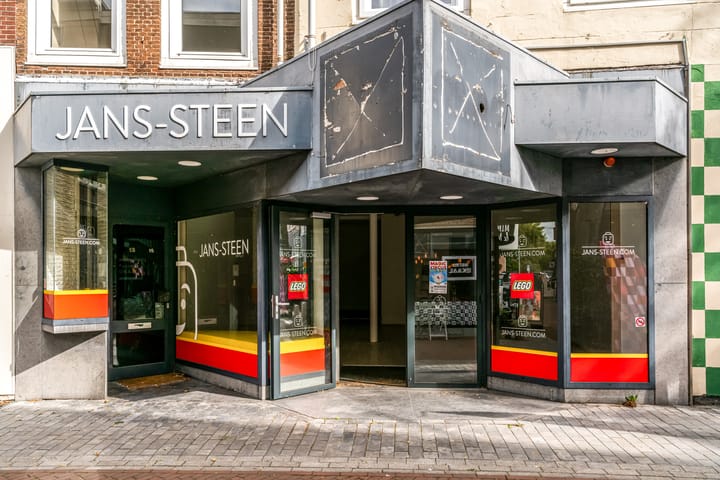 Photo 37 of Voorstraat 13