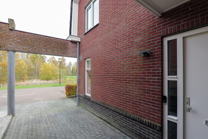 Photo 3 of Kamperfoeliehof 5-A