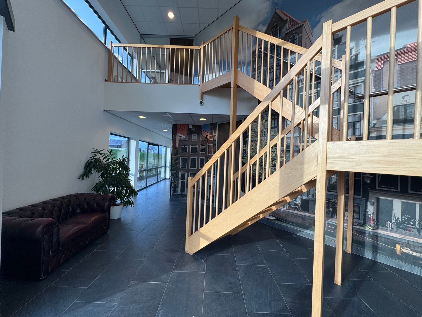 View photo 4 of Rak 24