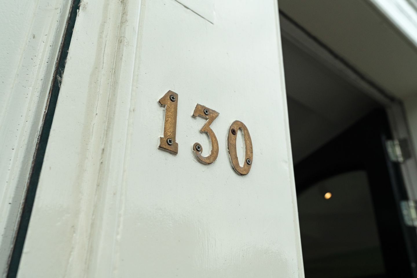 View photo 3 of Rokin 130