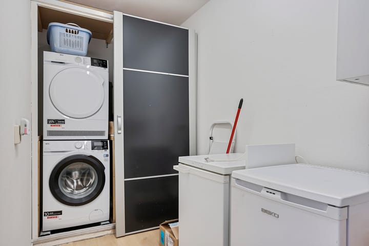 Photo 17 of Vosackers 34