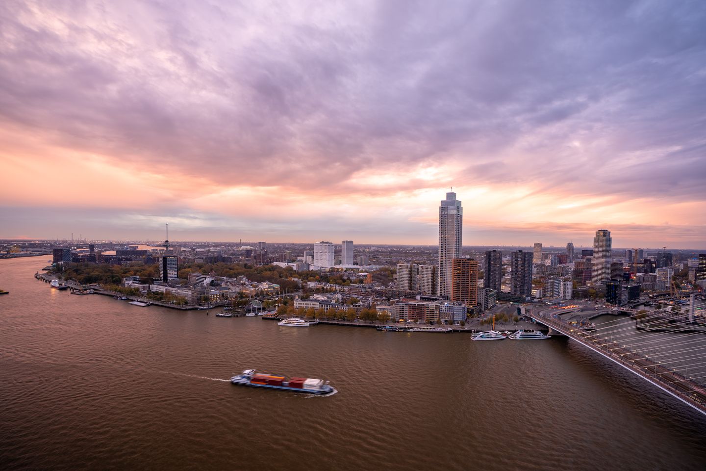 Photo 40 of Wilhelminakade 569