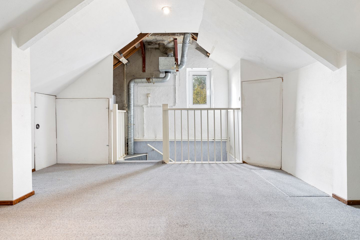 Photo 35 of Mgr. Hanssenlaan 3