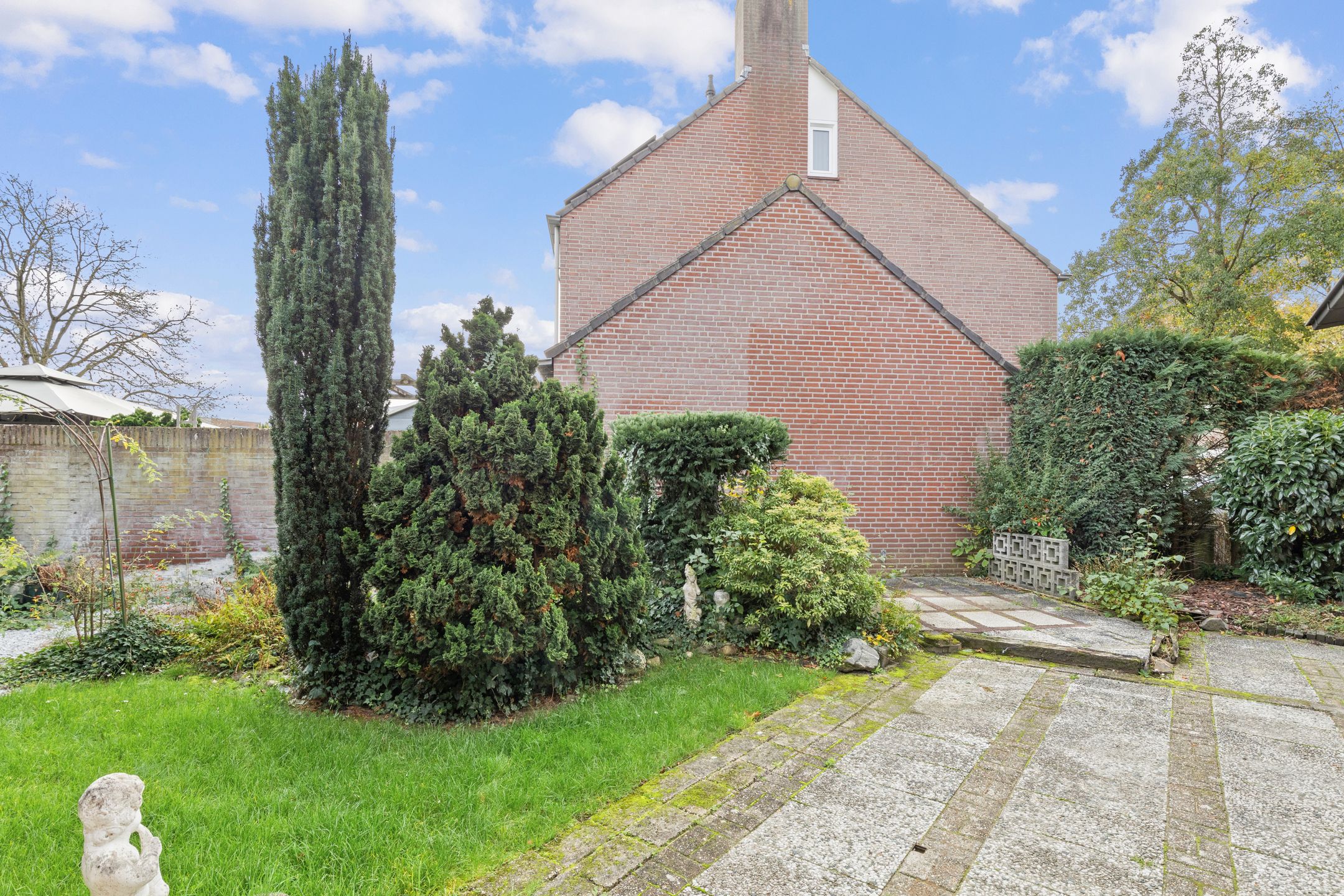 Photo 39 of Mgr. Hanssenlaan 3