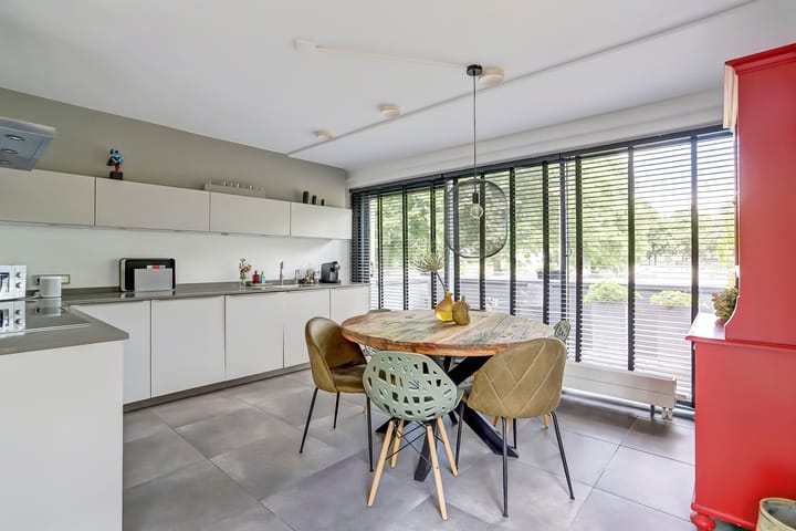 Photo 15 of Markkant 86