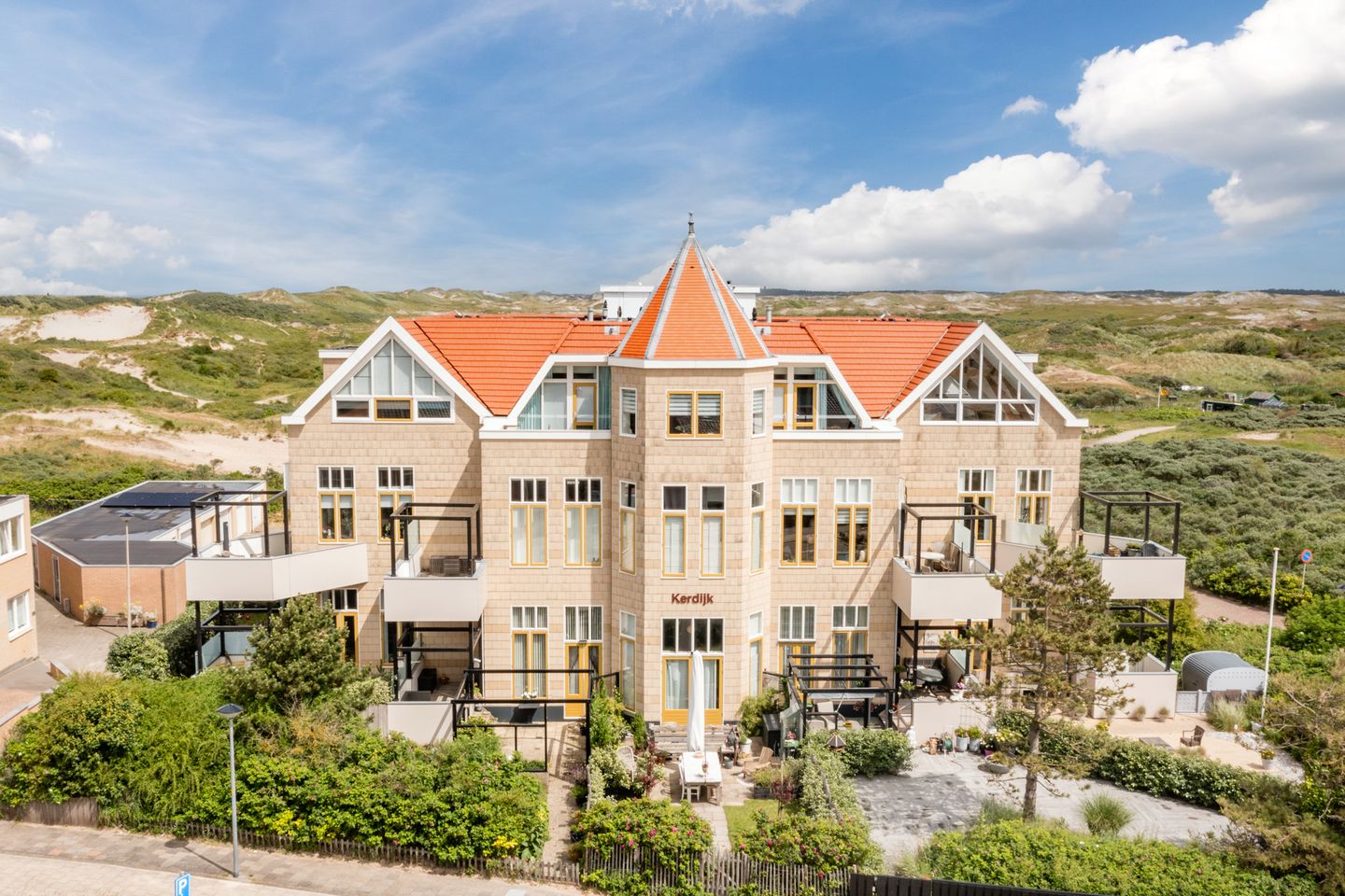 Photo 1 of Dr Wiardi Beckmanlaan 46