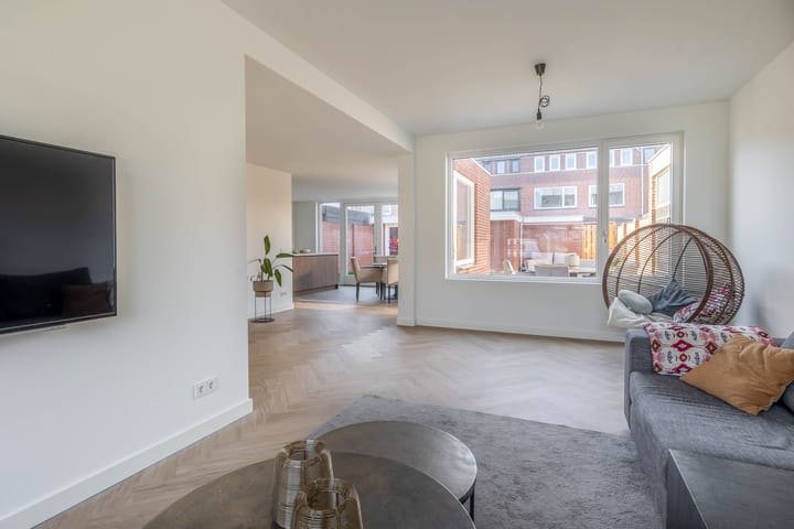 Photo 13 of Corvus 12