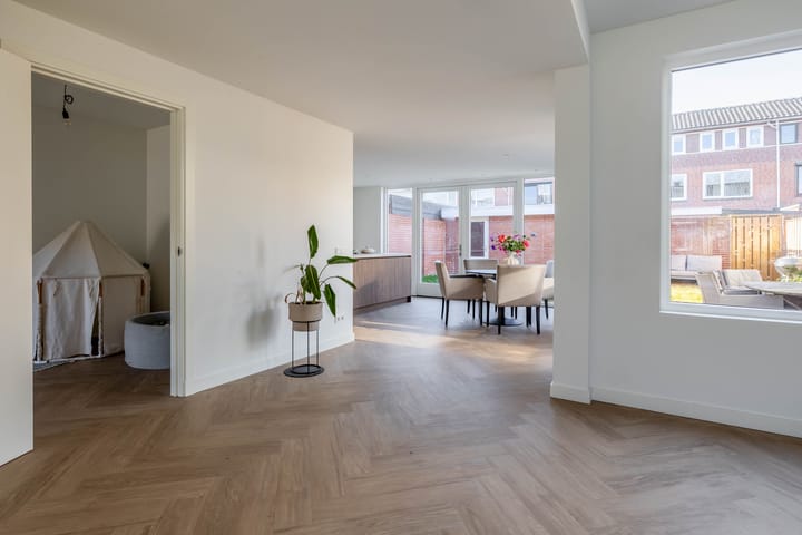 Photo 14 of Corvus 12