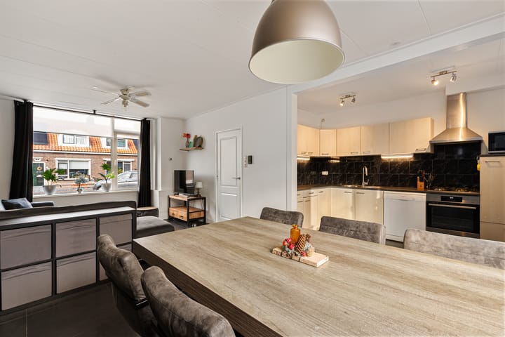 Photo 9 of Lege Leane 10