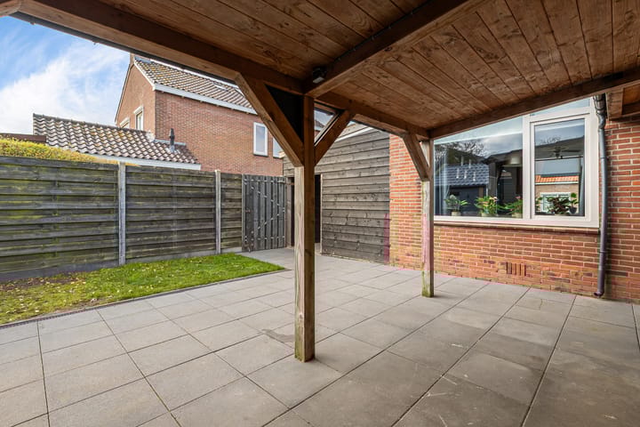 Photo 32 of Lege Leane 10