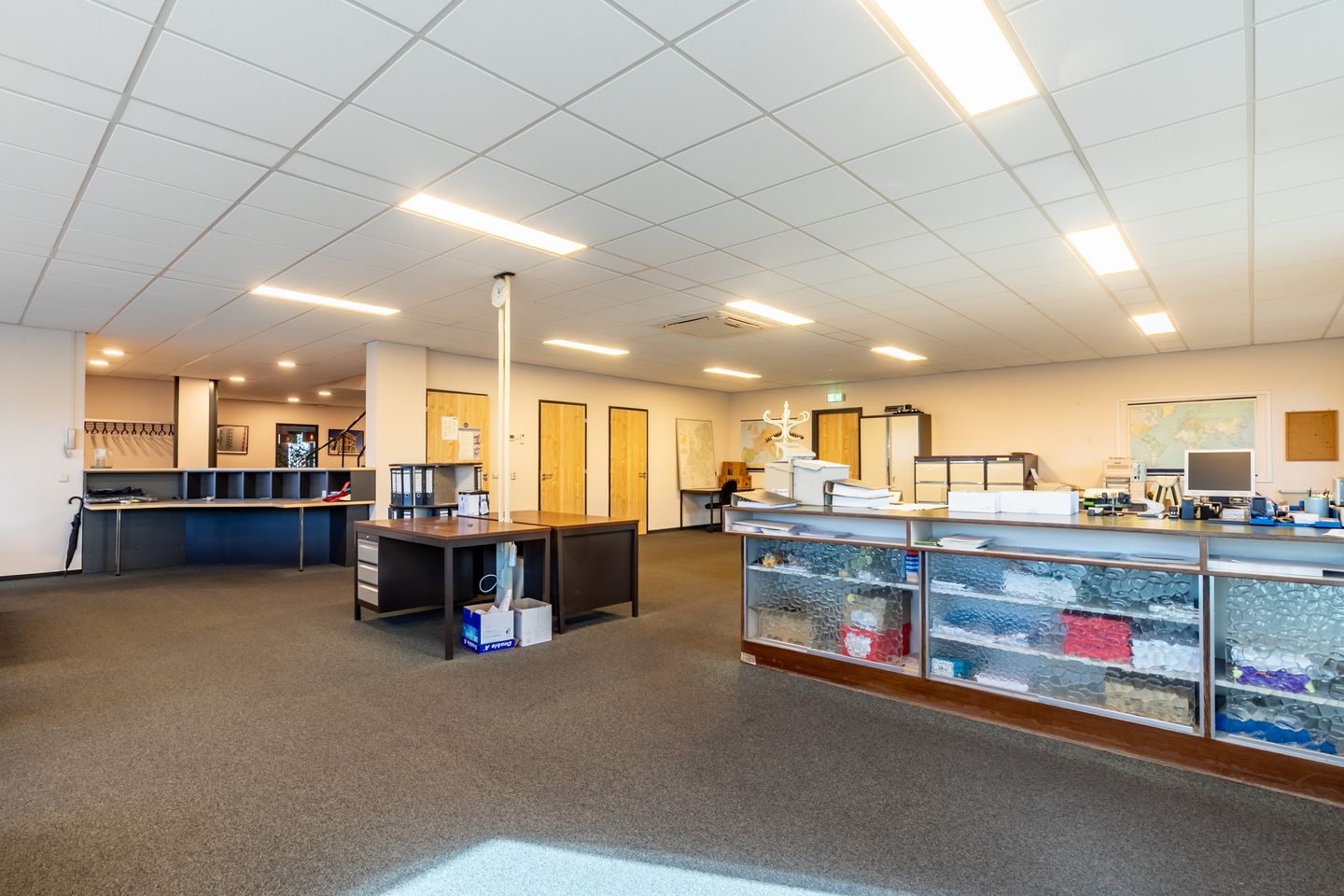 View photo 5 of Schoenmakerij 3