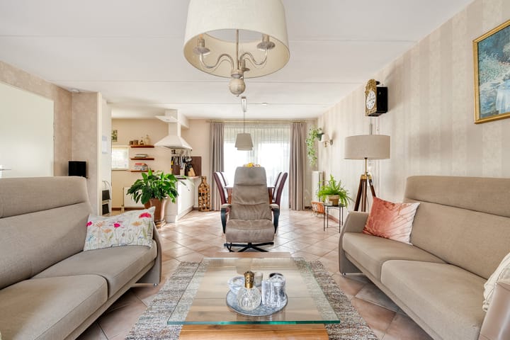 Photo 11 of Karmozijnhof 2