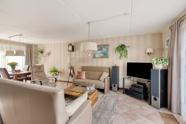 Photo 13 of Karmozijnhof 2