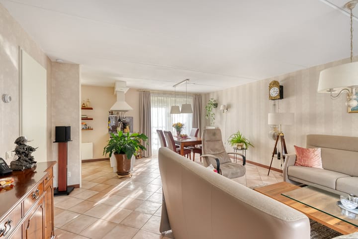 Photo 12 of Karmozijnhof 2