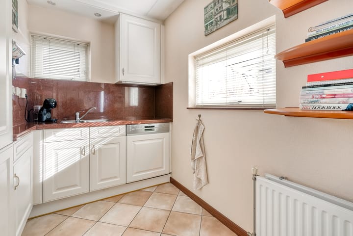 Photo 16 of Karmozijnhof 2