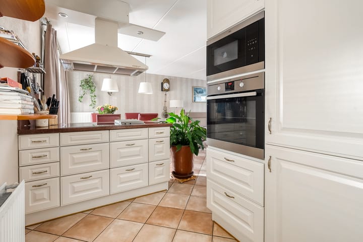 Photo 19 of Karmozijnhof 2