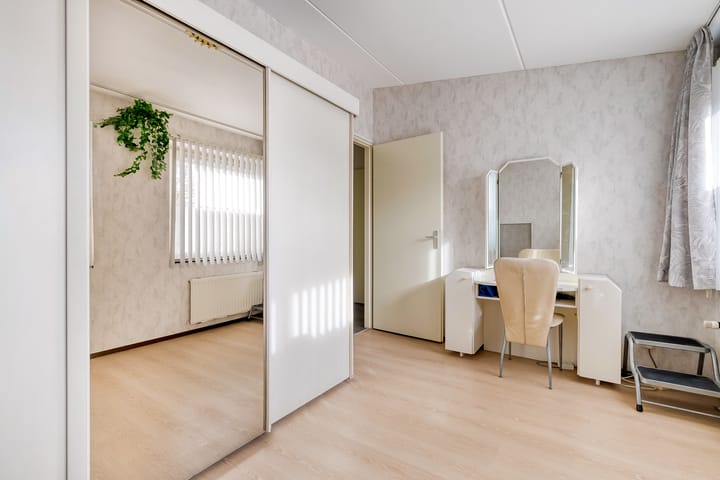 Photo 30 of Karmozijnhof 2