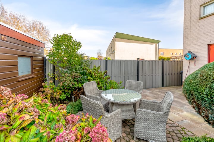 Photo 44 of Karmozijnhof 2