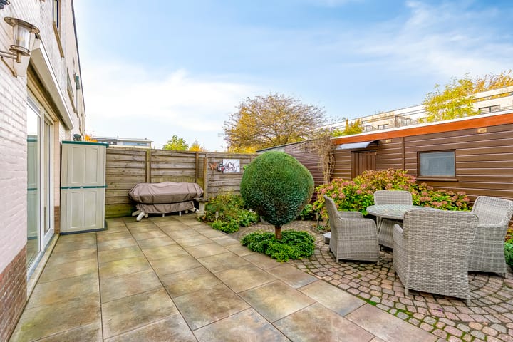 Photo 47 of Karmozijnhof 2