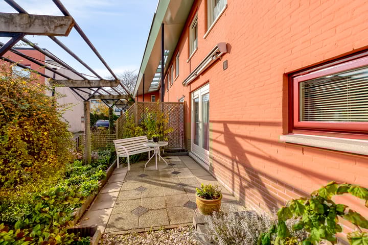 Photo 52 of Karmozijnhof 2