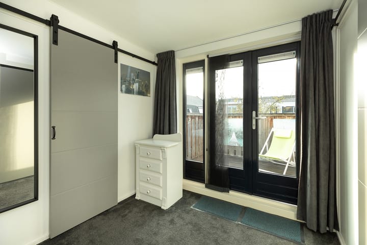 Photo 19 of St. Annastraat 16