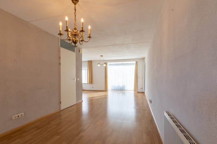 Foto 10 van Emmausstraat 36