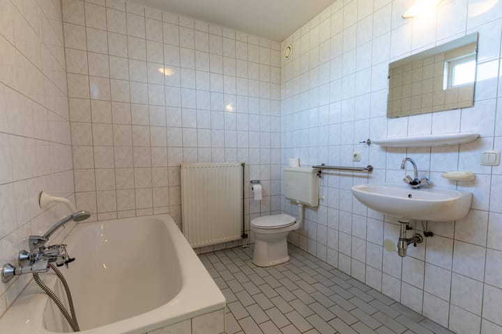 Foto 21 van Emmausstraat 36